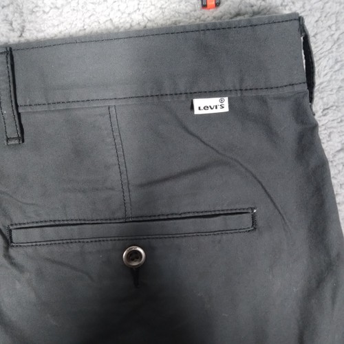 Pantalones Cortos Levis Strauss Hombres 36 Gris Oscuro Chino Algodón 9" Entrepierna Azul Etiqueta Frente Plano - Imagen 3 de 7