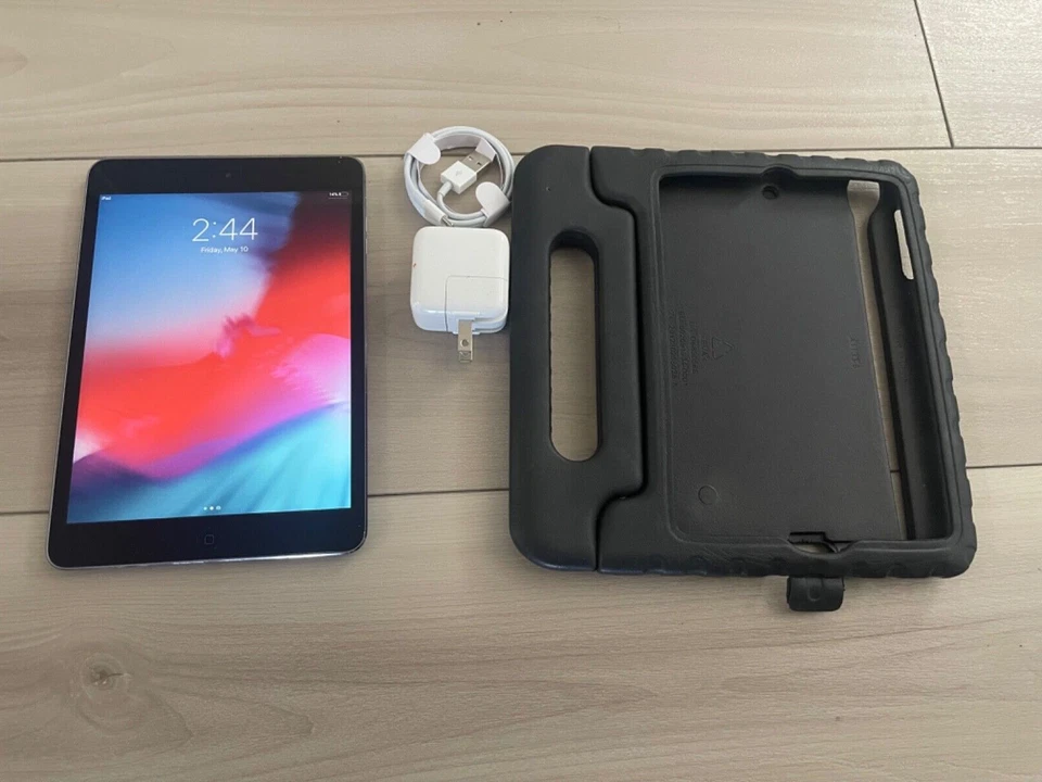 Apple iPad Mini 2nd Gen. 7.9 in.  32GB  Gray or Silver Grade A - Image 4 of 4