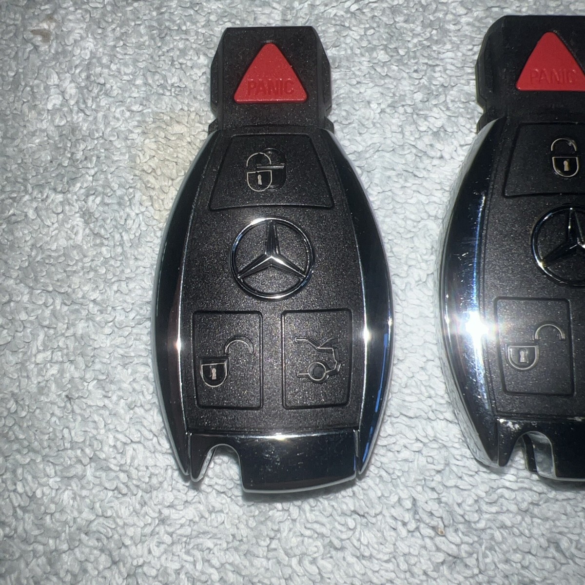 PAIR MERCEDES BENZ OEM GENUINE 4 BUTTON REMOTE SMART KEY FOB GLK