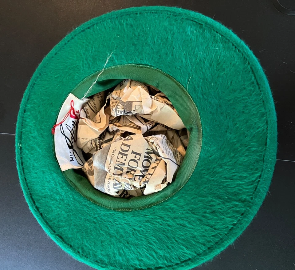 Vintage MR. JOHN JR. Green Faux Fur WIDE BRIM HAT Navy Blue Ribbon Band Bow WOW! - Image 2 of 4