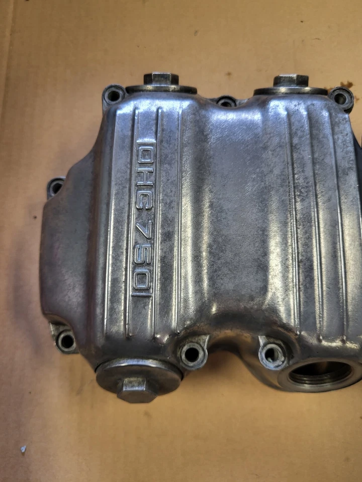 Honda CB750K 1978 cuatro HM622 cubierta de válvula de cabeza Foto 4 de 4