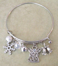 New Christmas Holiday Winter Bangle w charms