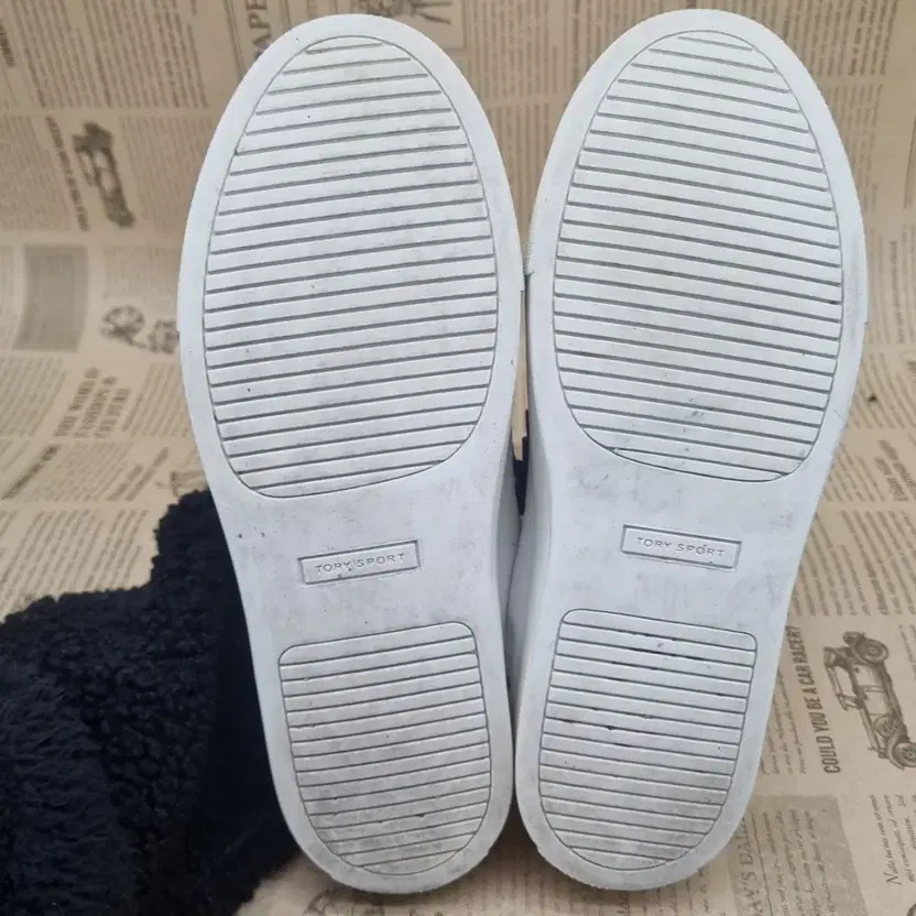 Tory Burch Ruffle Leather Sneakers Women 7 thumbnail 2