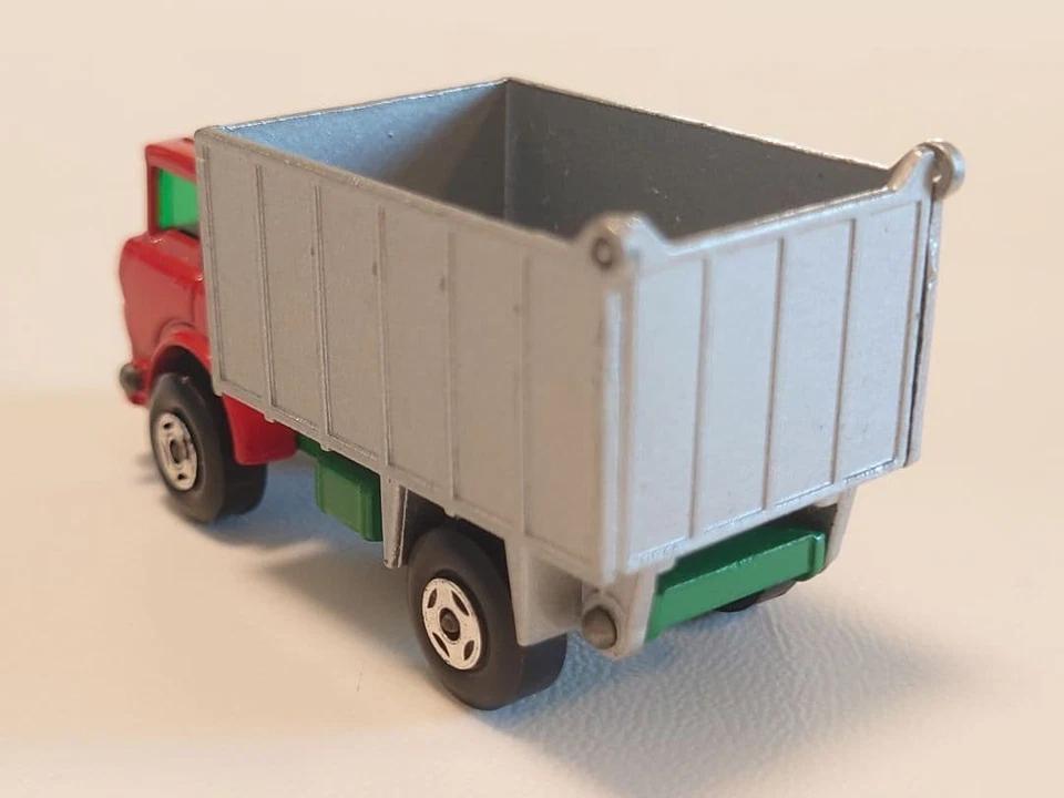 MATCHBOX G M C Tipper Truck No 26 Model Toy Car Collectible Vintage - Image 3 of 4