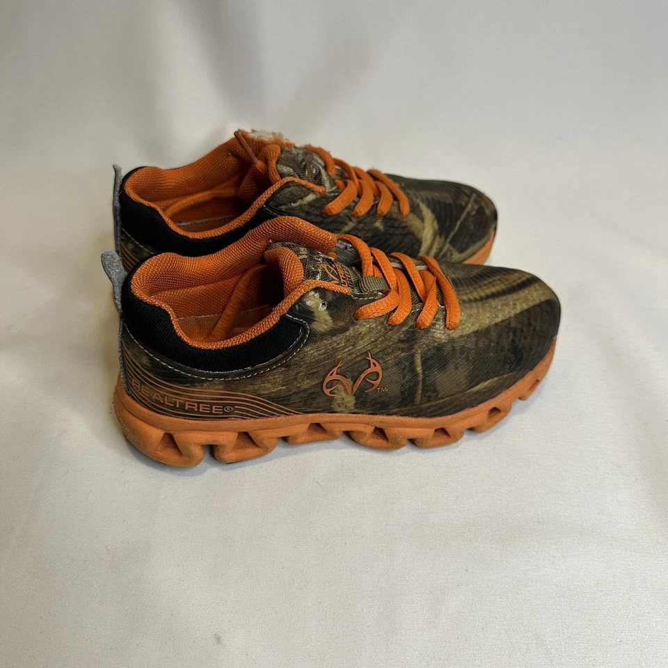 Детские оранжевые и камуфляжные кроссовки Real Tree размер 12,5 одна обувь с подсветкой - Изображение 2 из 4