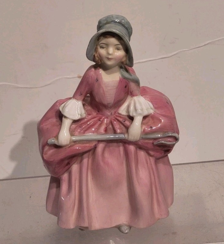 Royal Doulton HN1811 Bo Peep Figurine