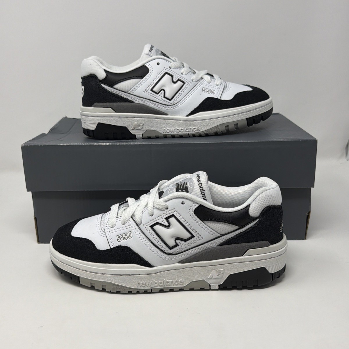New Balance 550 White Black Boys Youth Sneakers 4 US / EU 36 Store