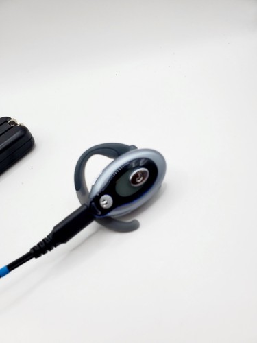 Motorola HS850 Black Ear-Hook Bluetooth Headset & Charger - Picture 2 of 7