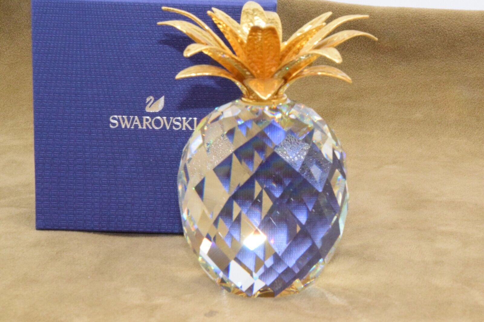 NEW Swarovski Crystal PINEAPPLE LARGE Figurine #10044 Hammered Gold Leaves