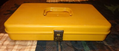 VINTAGE ORANGE GOLD PLASTIC WILSON WIL-HOLD THREAD HOLDER STORAGE SEWING BOX