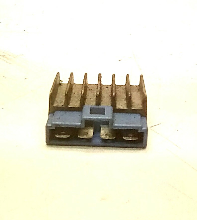 OEM 1998 Yamaha Mountain Max 600 Voltage Regulator SH654-10, G883