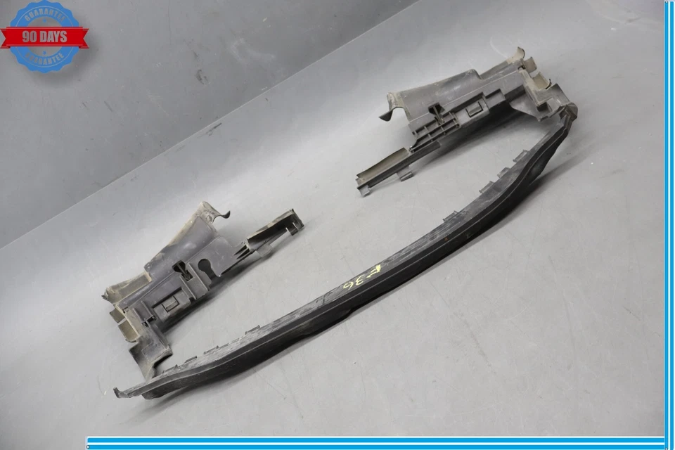 Conducto de aire inferior inferior del radiador Mercexdes CLS550 W218 12-18 A2185051030 FABRICANTE DE EQUIPOS ORIGINALES Foto 2 de 4