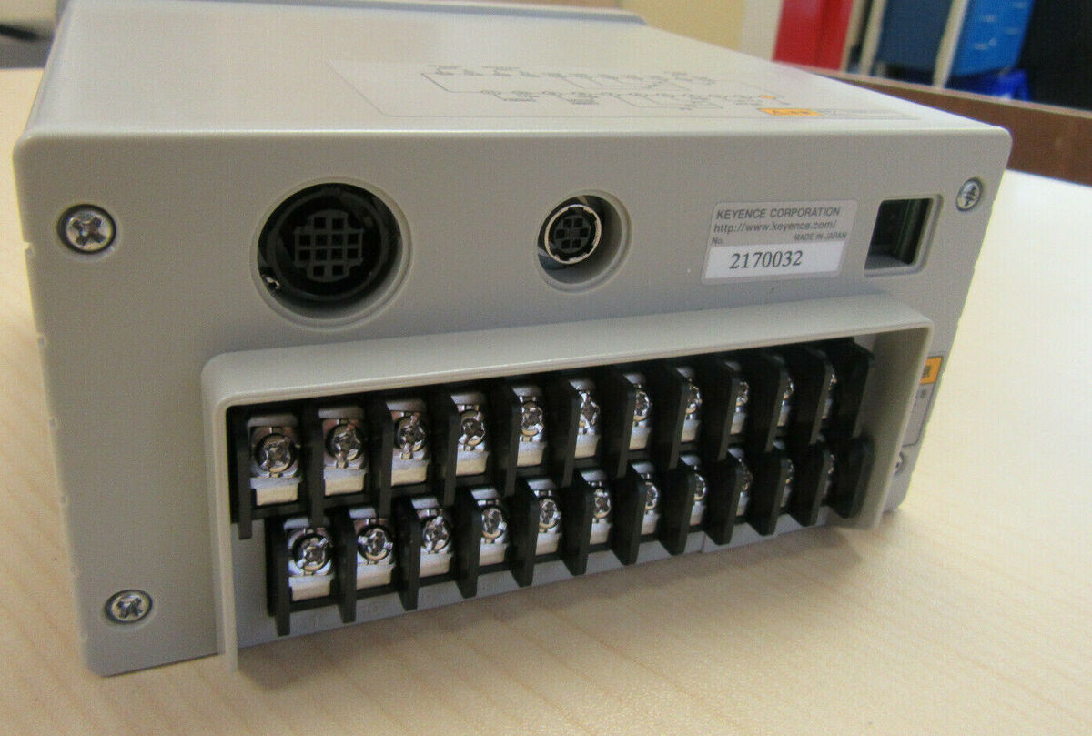 KEYENCE SK-200 HIGH PRECISION ELECTROSTATIC SENSOR AMPLIFIER KEYENCE SK-200 HIGH PRECISION ELECTROSTATIC SENSOR AMPLIFIER