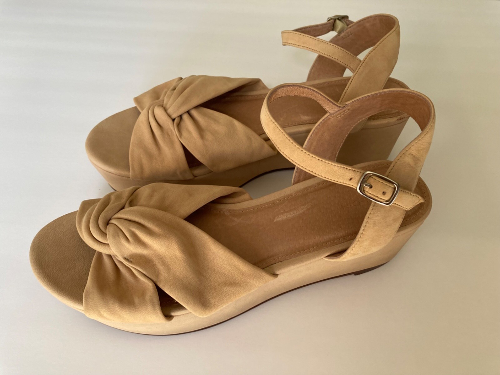 Caslon Nordstrom Platform Women's Sandals Shoes Nude Faux Suede