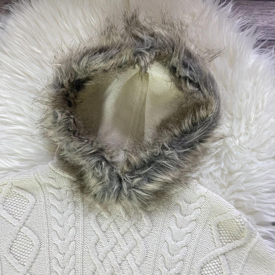 Gap Faux Fur Hooded Cable Knit Poncho Cream Girl Size 8-9. - Image 3 of 4