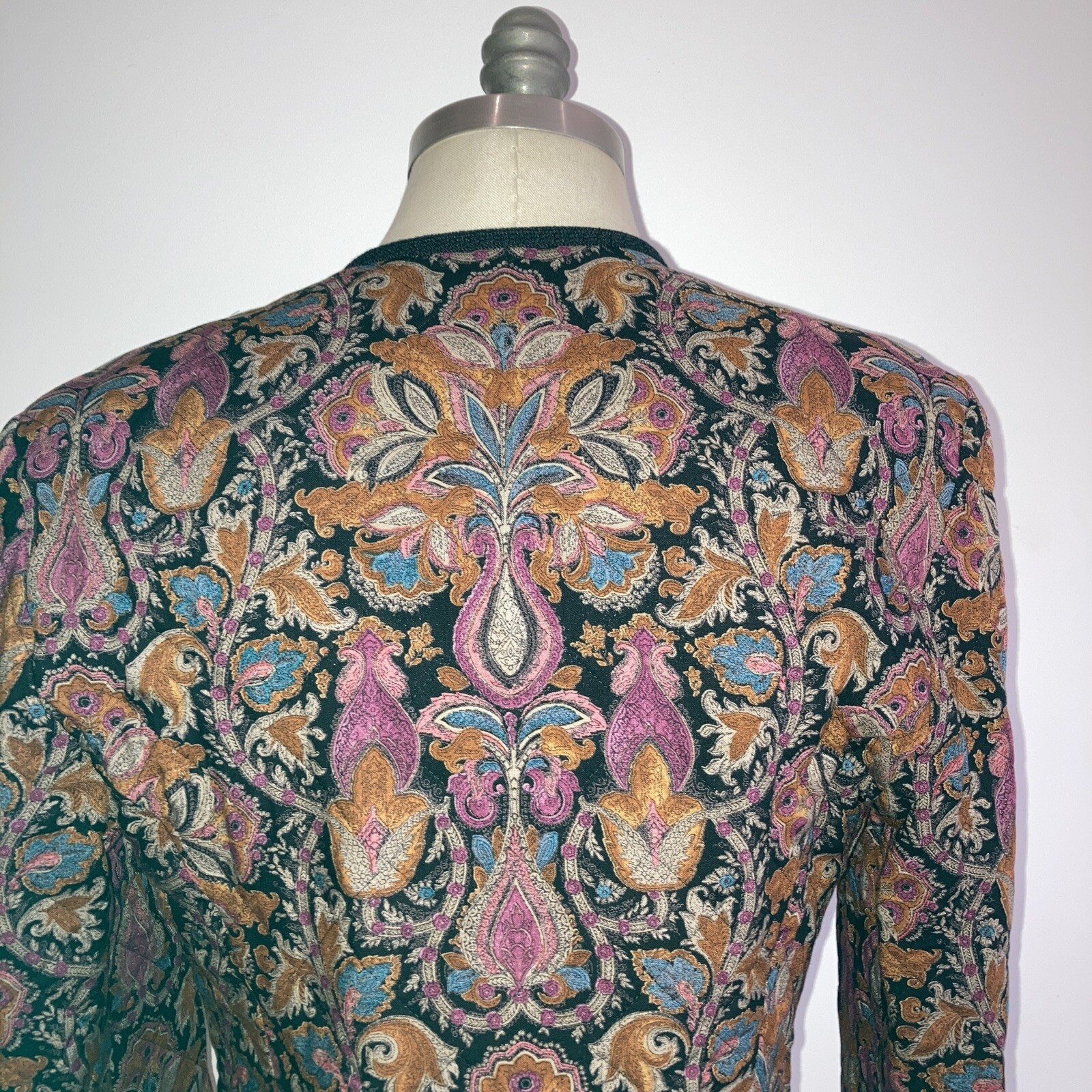 VINTAGE 1980s PAISLEY QUILTED JACKET M & S, 18.5" from pit to pit approx. 5