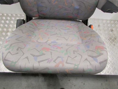 STOEL RECHTS ACHTER Volkswagen Transporter/Caravelle T4 Bus 1.9 TD (ABL) - Afbeelding 2 van 7