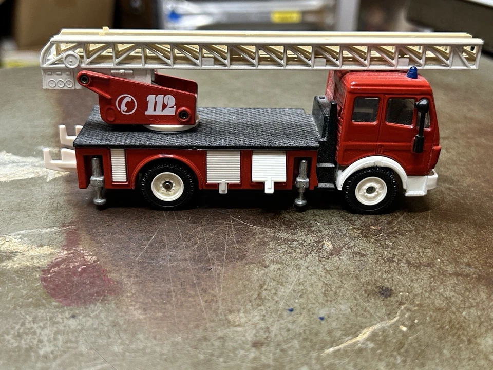 Siku 2819 梅赛德斯梯子消防车压铸 W 德国电视 — 第 3/4 张图片