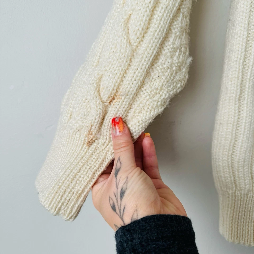 Suéter Woolovers Crema Tejido con Cable Cuello Redondo Para Mujer Talla Pequeña’s Foto 4 de 4