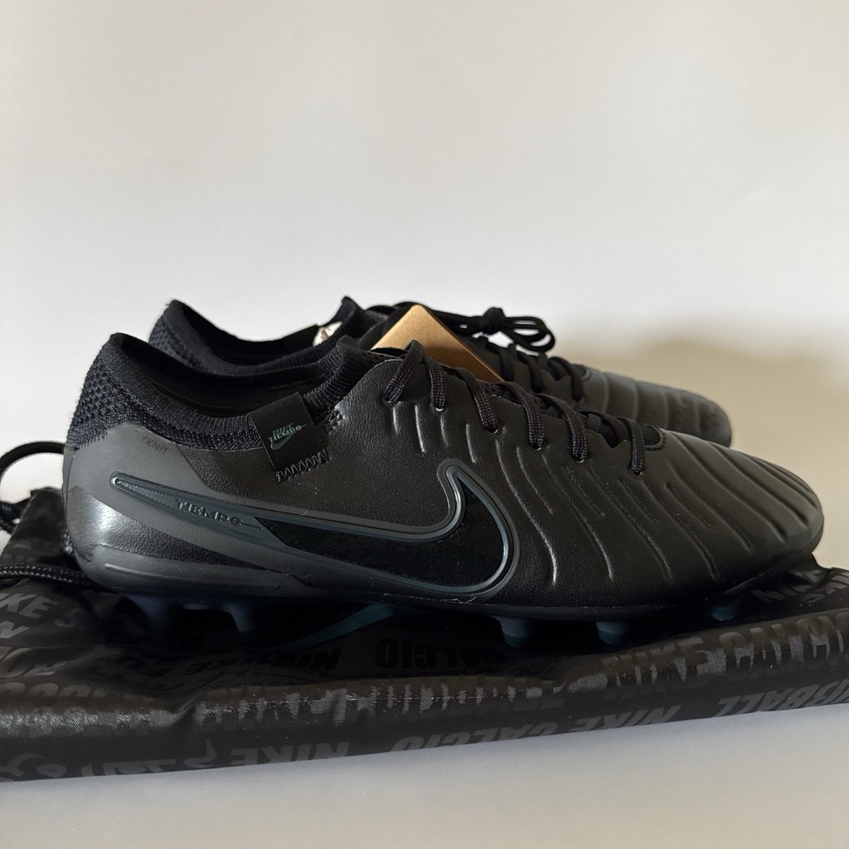 Nike Men 8.5 Tiempo Legend 10 Elite FG Soccer Cleats Black