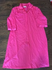 Vintage Vanity Fair Medium Robe Fuchsia Hot Pink Made in USA