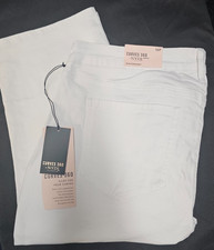 Women's 16P NYDJ White Slim Straight Capri Denim Bottoms NWT Curves 360