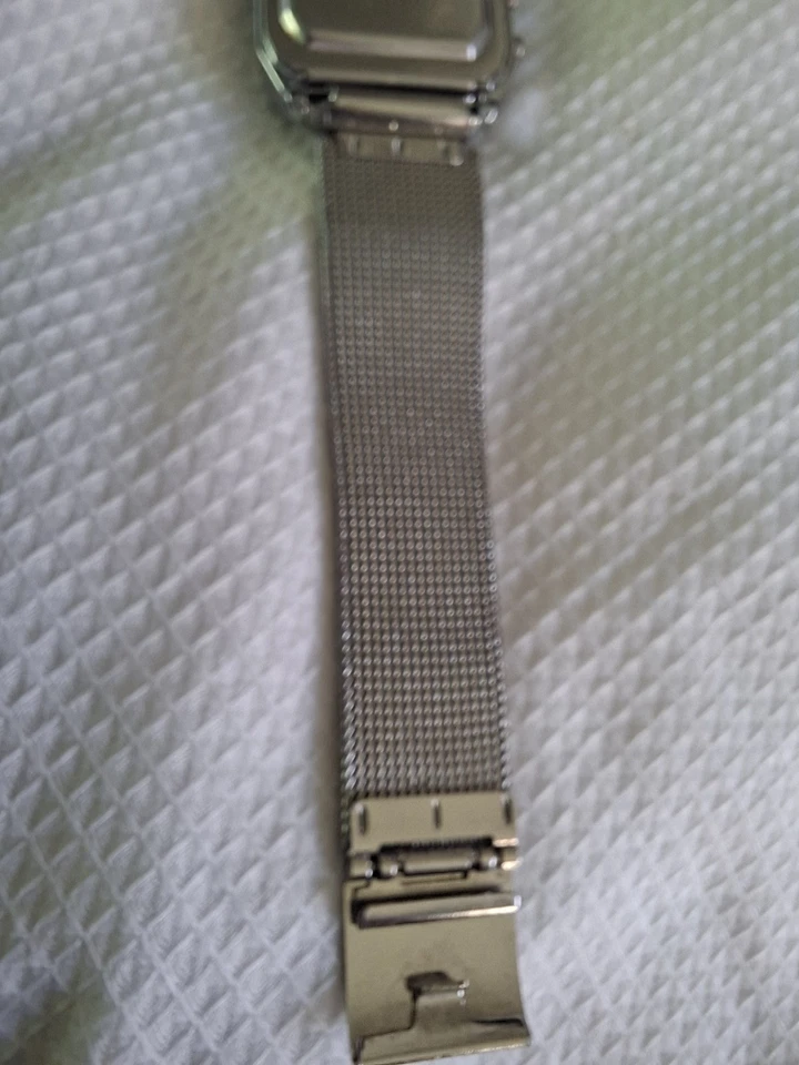 Casio A-680 Quartz Digital Alarm Chronograph Day/Date Light Mesh Bracelet, photo 4 of 5
