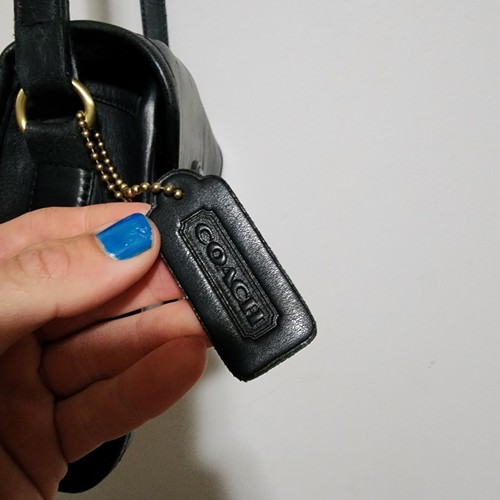 ​Vtg COACH City Bag 9097 Black Glove Tanned Leather Crossbody Turnlock 90s 80s  by Coach, Size 90, $200 - Photo 8