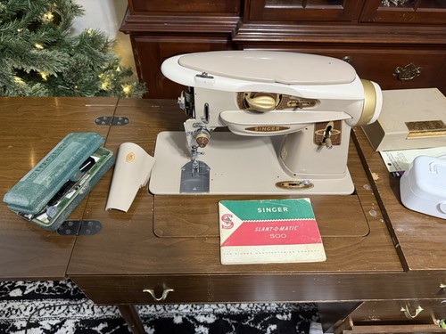 VINTAGE 1961 SINGER Electric Sewing SLANT-O-MATIC 500 ROCKETEER