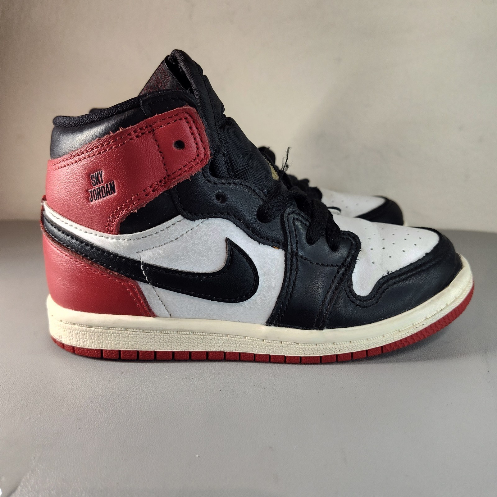 Jordan 1 Retro High OG Black Red White Toe Reimagined FD1413-106 Toddlers Sz 10C thumbnail 4
