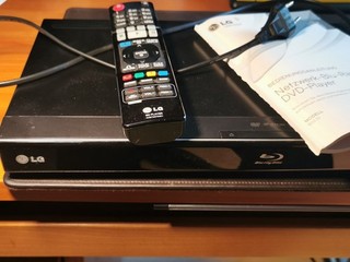 LG BlueRayPlayer Model: BD572 P