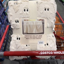 NWT VIRAL TIK TOK COSTCO FAUX FUR HALLOWEEN FALL THROW WHITE GHOST