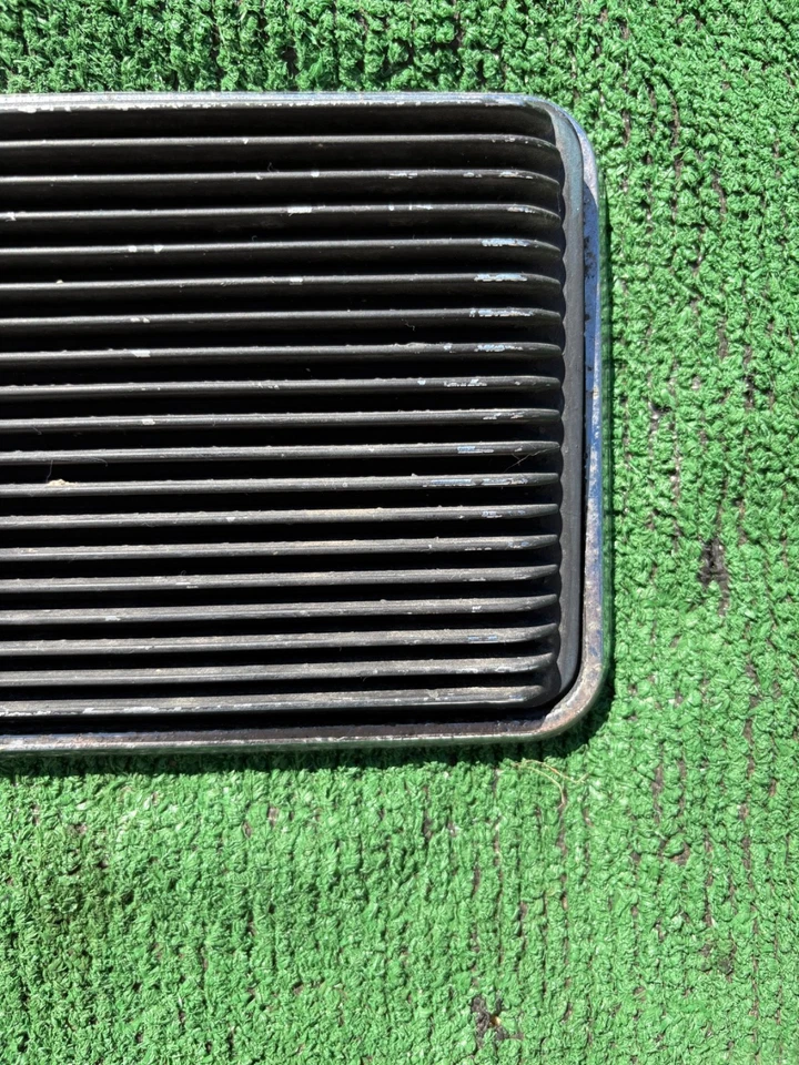 1967 Chevrolet Camaro hood insert with backing plate 67 Chevy Foto 4 de 4