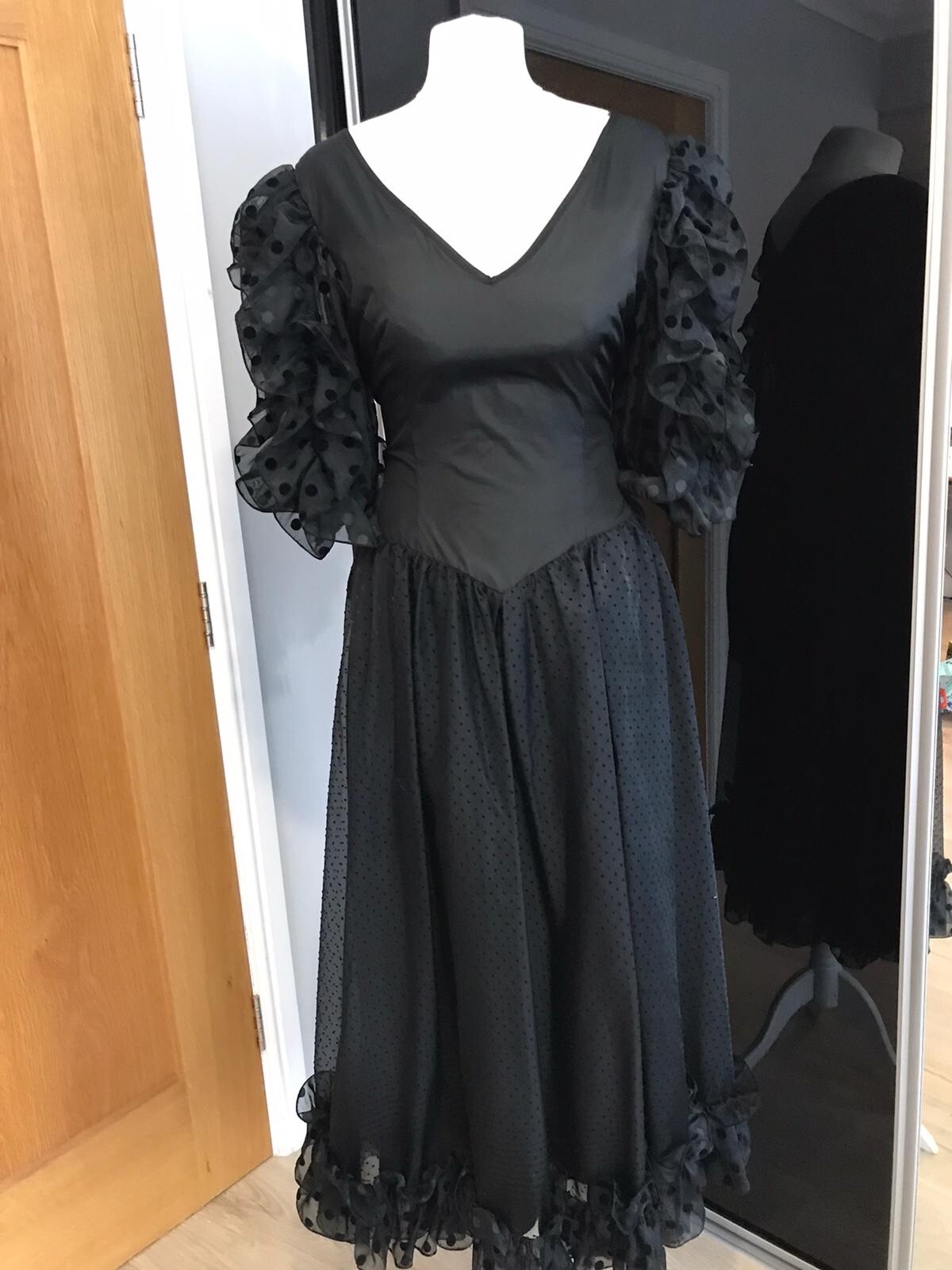 VERA MONT SIZE 12 TRUE VINTAGE DESIGNER DRESS BLACK 70S SPOTTED CHIFFON UNUSUAL image 4