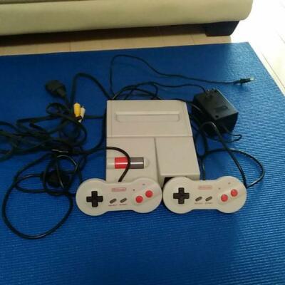 New Famicom　Complete　HVC-10  w/ 2 Controllers - Nintendo  Tested NTSC-J NES USED