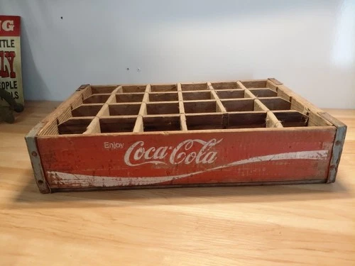 Coca-Cola Vintage Red Wooden/White 24Bottle Soda Carrier Crate Box