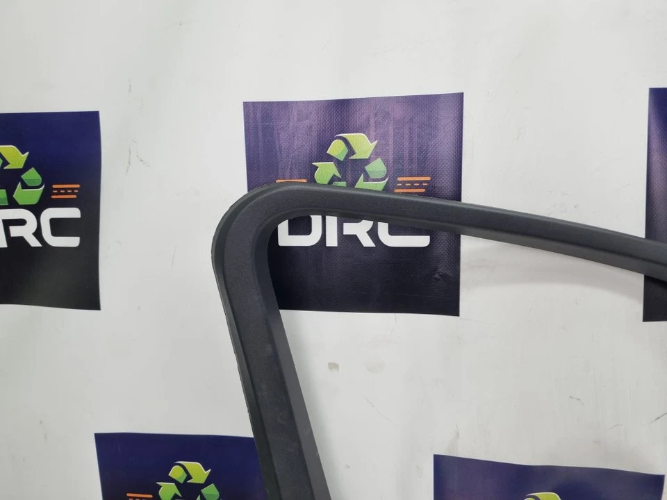 MERCEDES C220 2008-2014 4 PUERTAS BERLINA MARCO PUERTA MOLDURA PASAJERO DELANTERO A2047250171 Foto 2 de 4