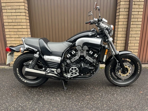 Yamaha V-Max 1200 ‘Black Max’