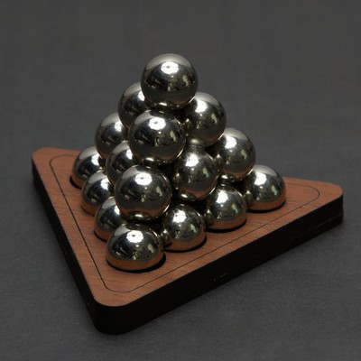 Kugelpyramide - Level 8 - Siebenstein Spiele - 3D Packing Puzzle Cheope Pyramid