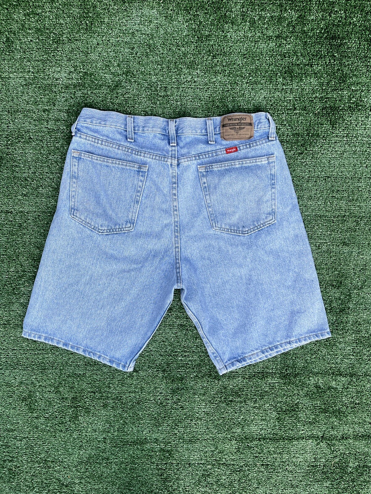 Vintage Men's Wrangler Authentic Blue Jean Shorts Siz… Gem