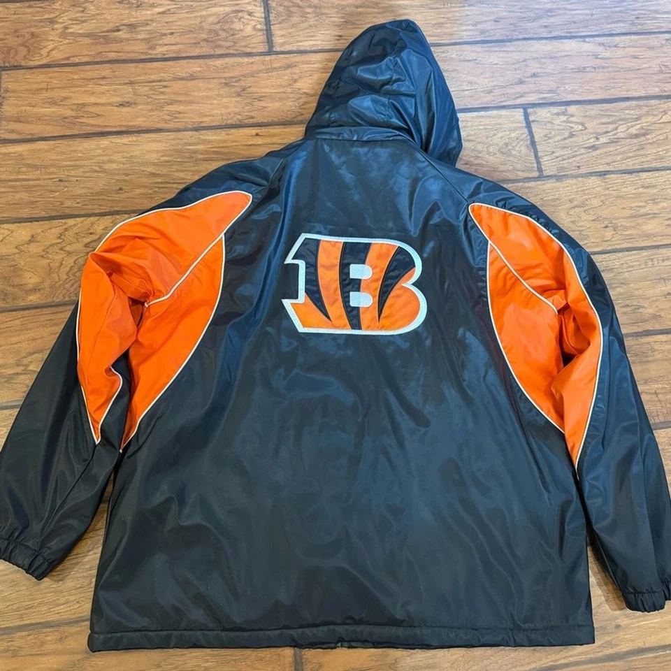 Cincinnati Bengals Coat mens XL black orange NFL full zip lined filled puffer - Image 4 of 4