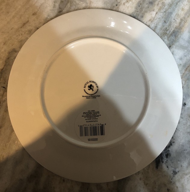 Royal Norfolk White Blue Paisley Print Round Stoneware Dinner Plates