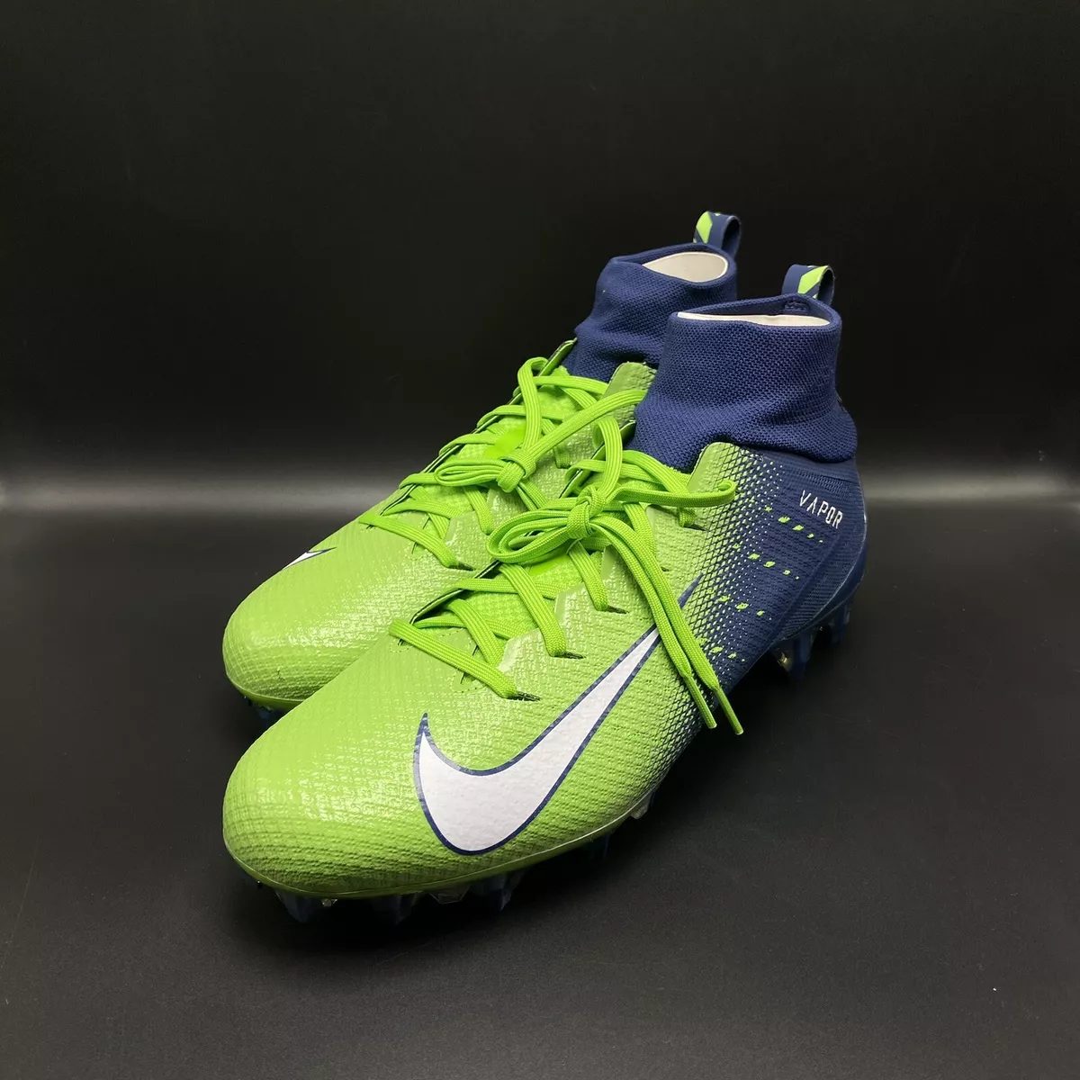 I Customized my FOOTBALL CLEATS!! (Nike Untouchable 3) 