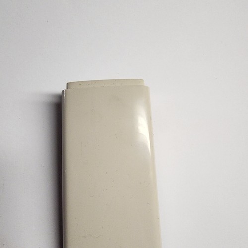 JC PENNEY 7057 RICAMBI macchina da cucire tappo terminale / parte piastra frontale laterale naso con vite - Foto 2 di 5