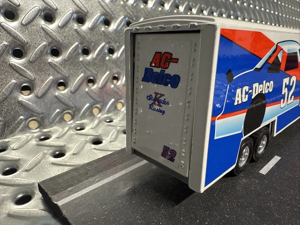Vintage ERTL Super Stars 94 AC-Delco Busch Grand National 1/64 Scale Transporter - Image 3 of 4