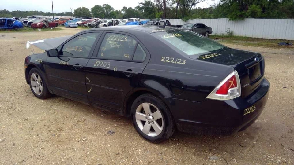 (LOCAL PICKUP ONLY) Rear Bumper Without Park Assist 1 Exhaust Cutout Fits 06-09  Foto 4 de 4