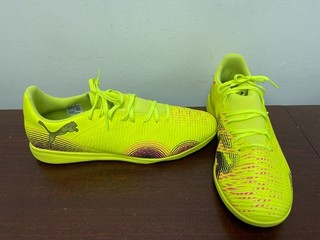 Men's Puma Future 8 Play Indoor Soccer Shoes. Size 11.5.