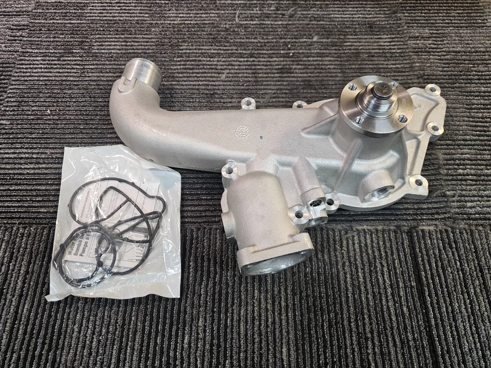 Bomba de agua para motor Ford F-250 1994-1995 Ford F-350 7,3 L V8 T7050 Foto 2 de 4