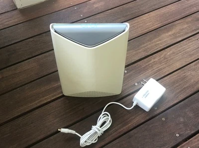 NETGEAR Orbi Pro SRS60 AC3000 Tri-Band Wi-Fi 5 Mesh Satellite - Image 1 of 4