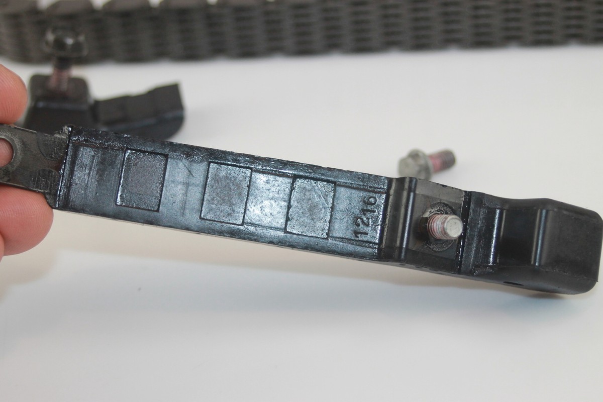 かいり　1216。 2002 KAWASAKI NINJA ZX12R ZX1200B REAR HUB W/ SPROCKET (46T) 42033